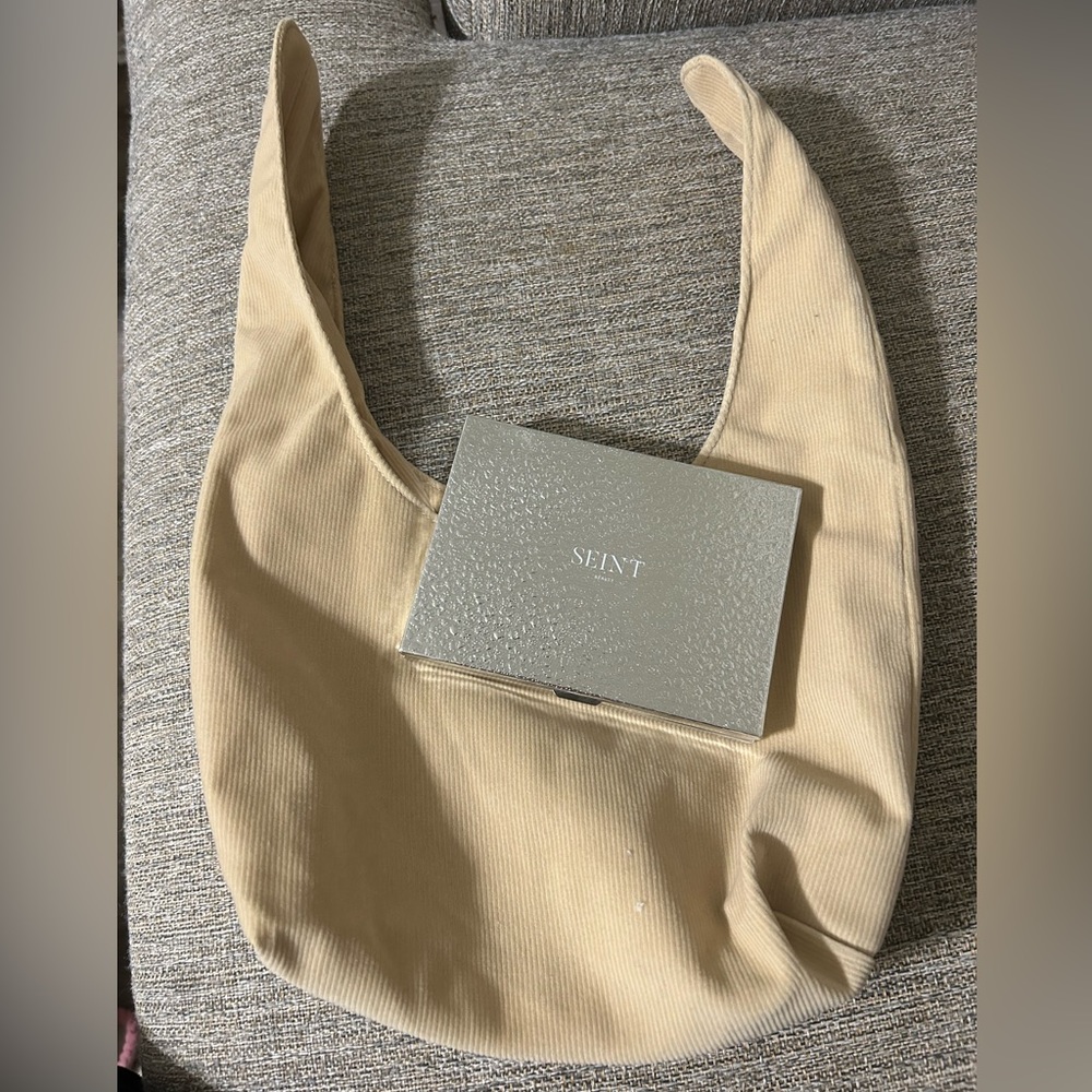 Seint official tote bag and 8 pan palette